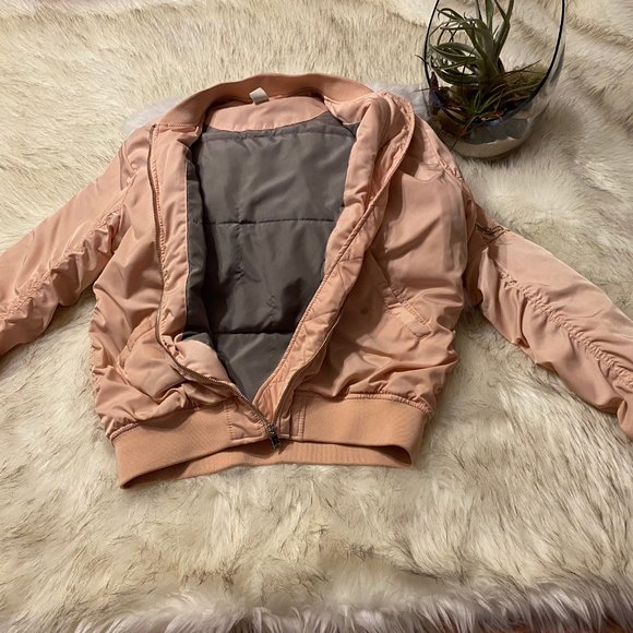 H&M dusty rose bomber - Picture 3 of 4
